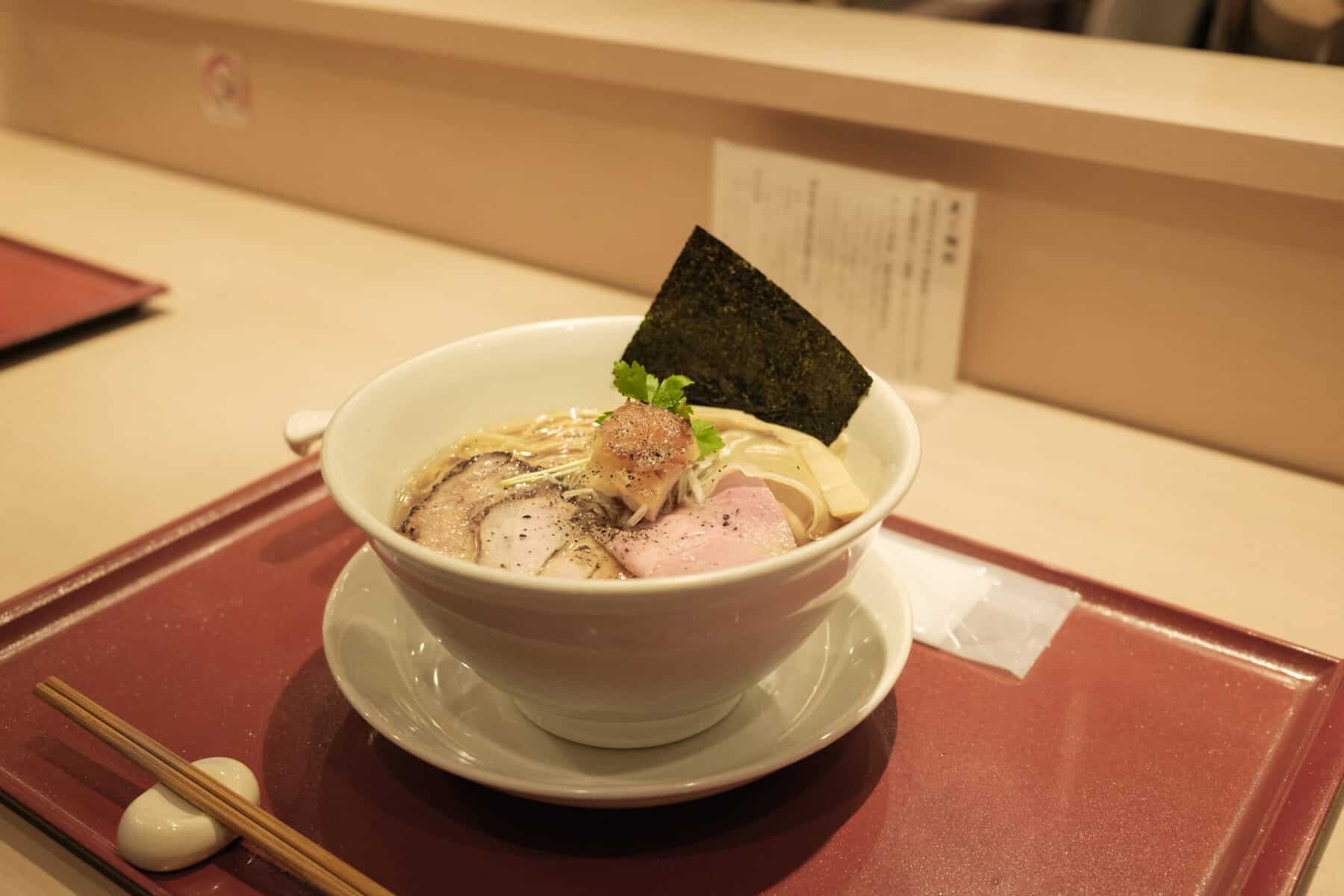 麥與麵助,大阪中津站的醬油雞湯拉麵